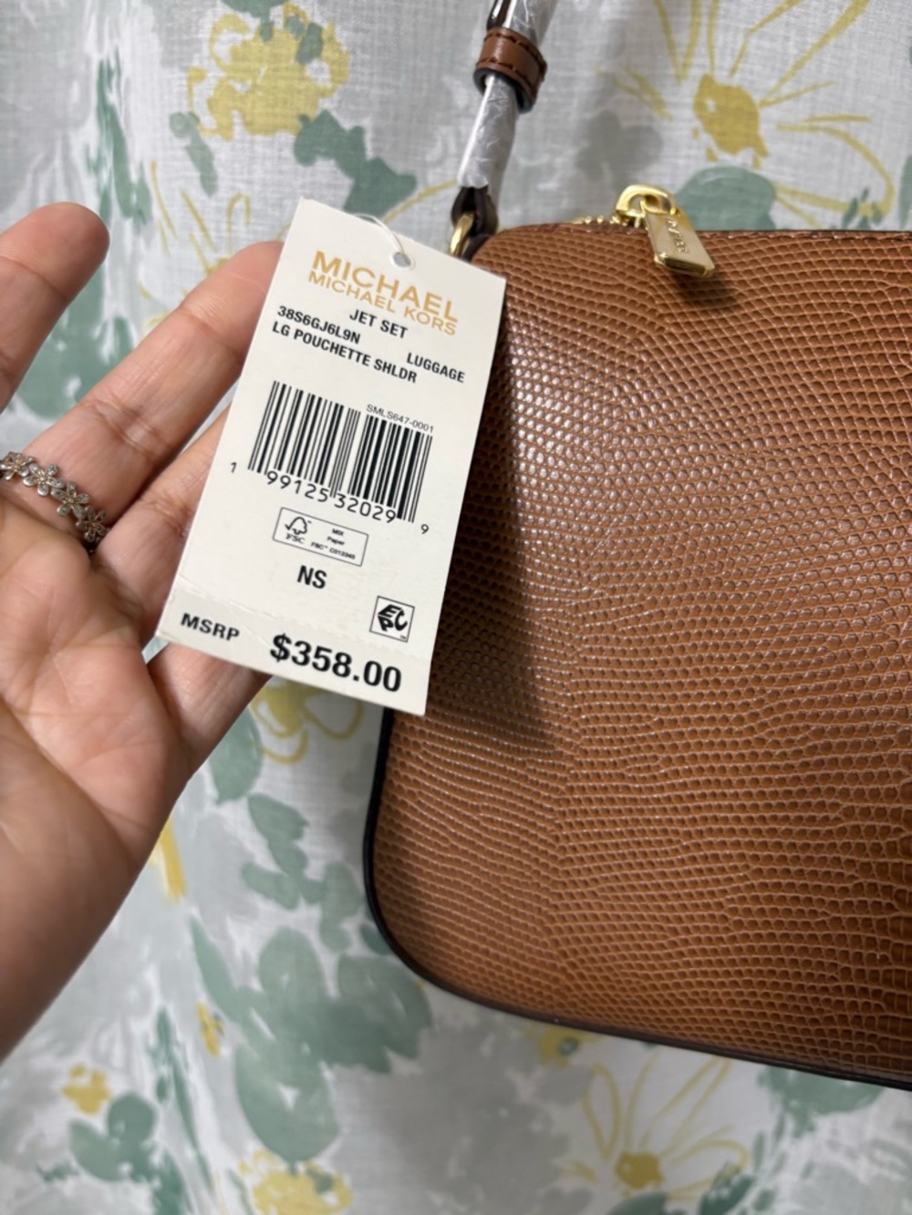 Michael Kors Tan Shoulder Bag - Picture 2 of 7